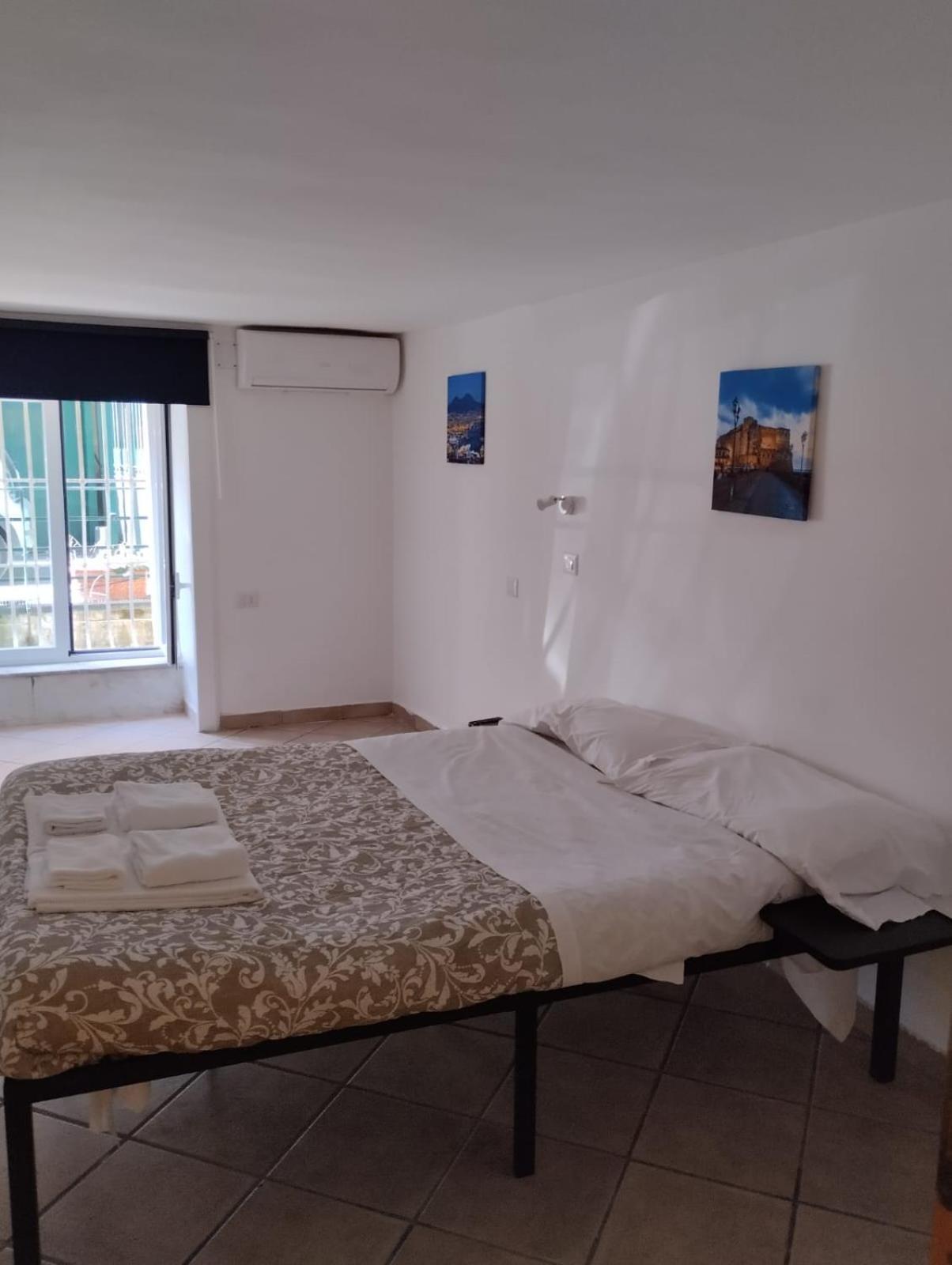 Amedeo Square Bed and Breakfast Neapel Exteriör bild